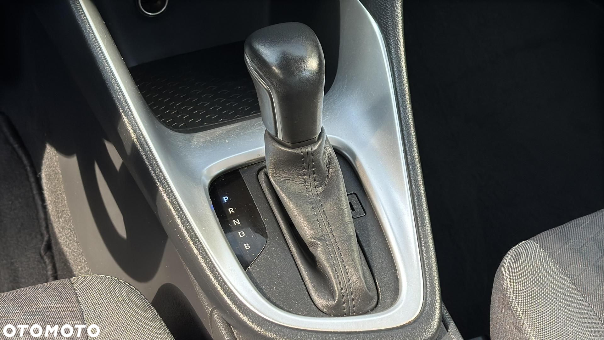 Toyota Yaris Hybrid 1.5 Comfort - 16