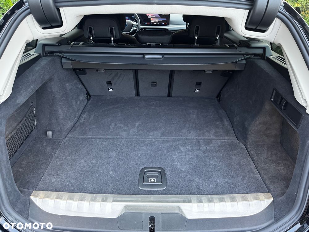 BMW Seria 3 330e PHEV sport - 23