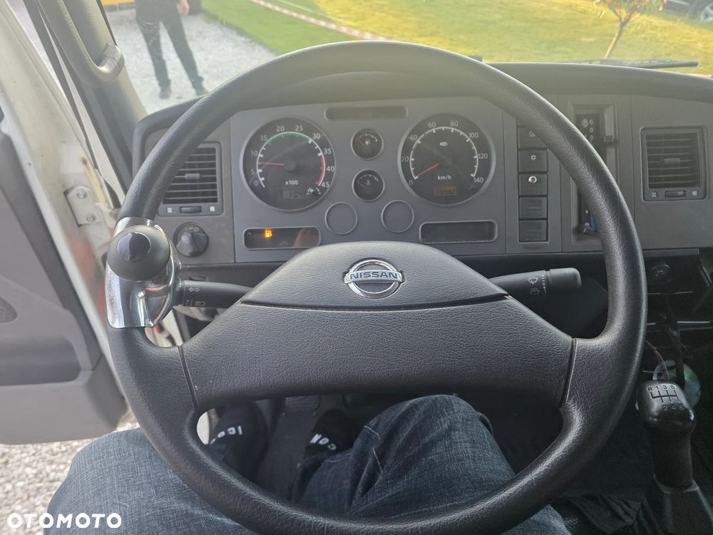 Nissan ATLEON - 8
