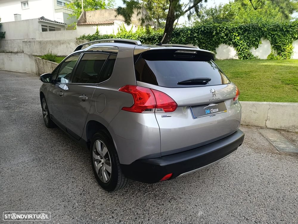 Peugeot 2008 1.2 PureTech Style - 3