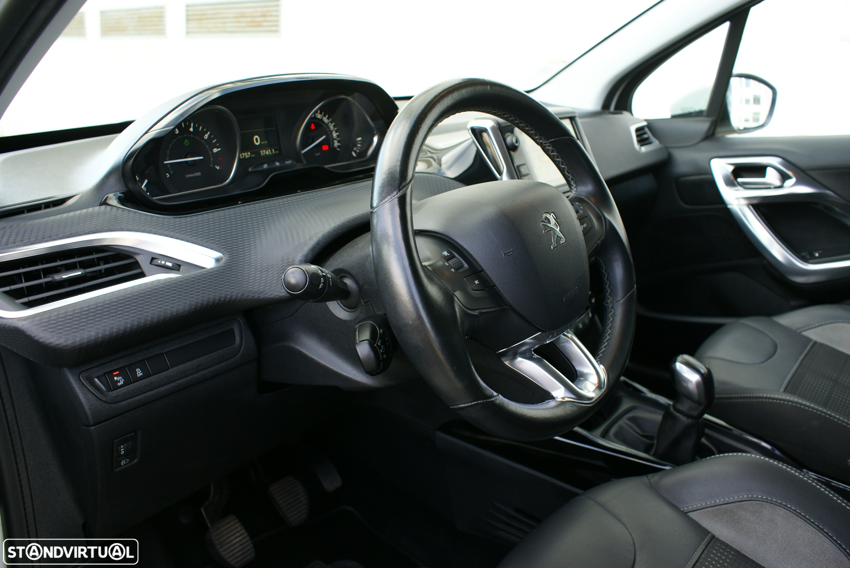 Peugeot 2008 1.2 PureTech Allure - 10