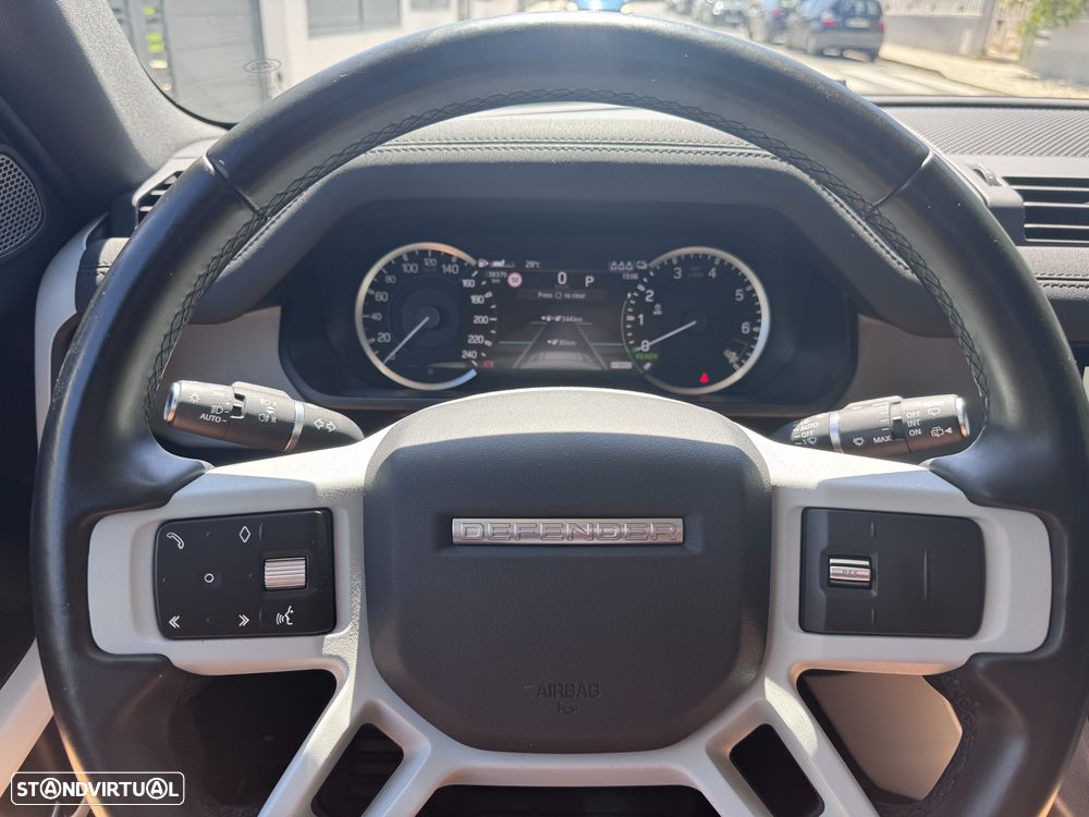 Land Rover Defender - 18