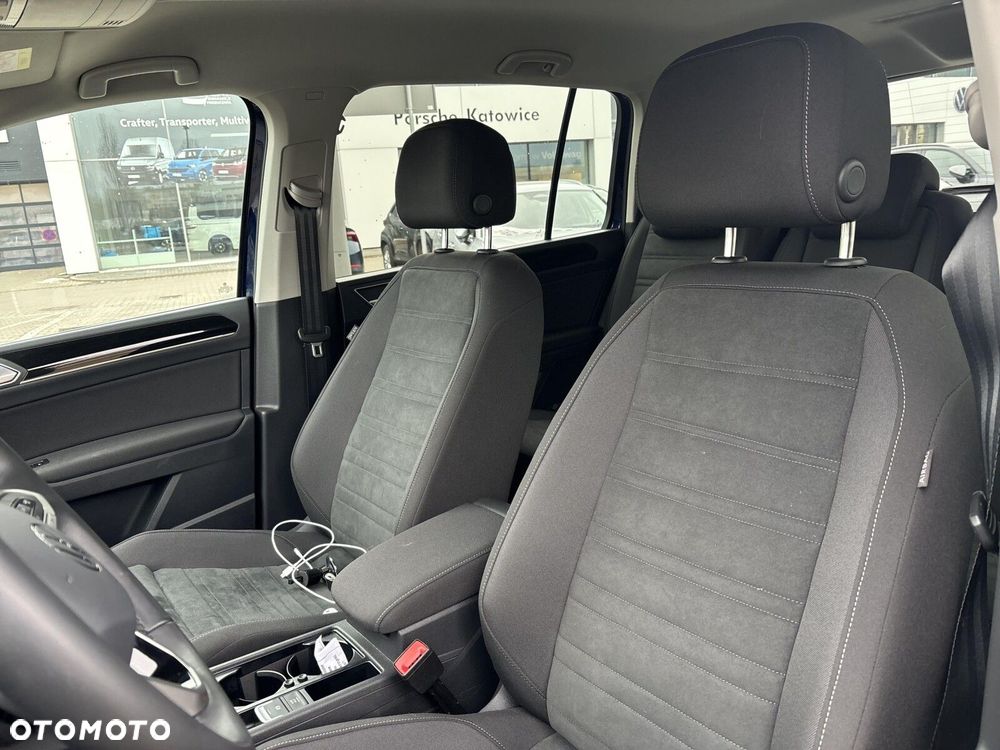 Volkswagen Touran - 14