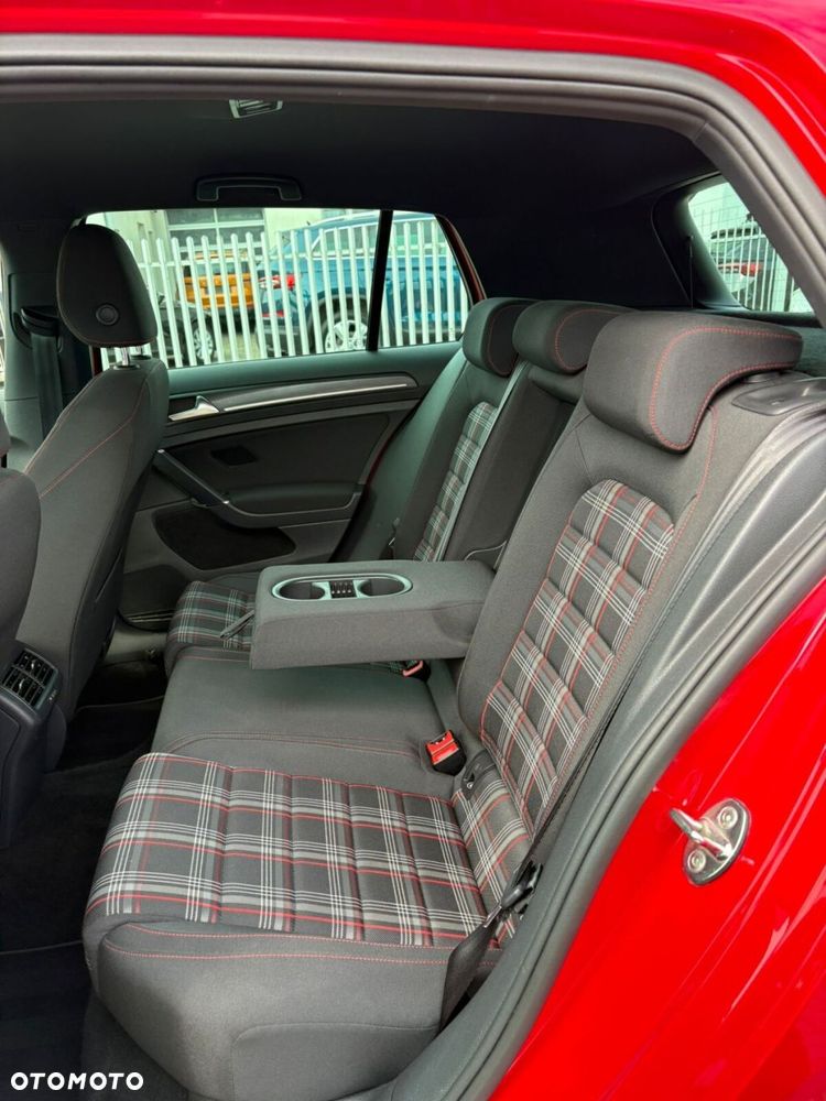 Volkswagen Golf 2.0 TSI BMT GTI Performance DSG - 33