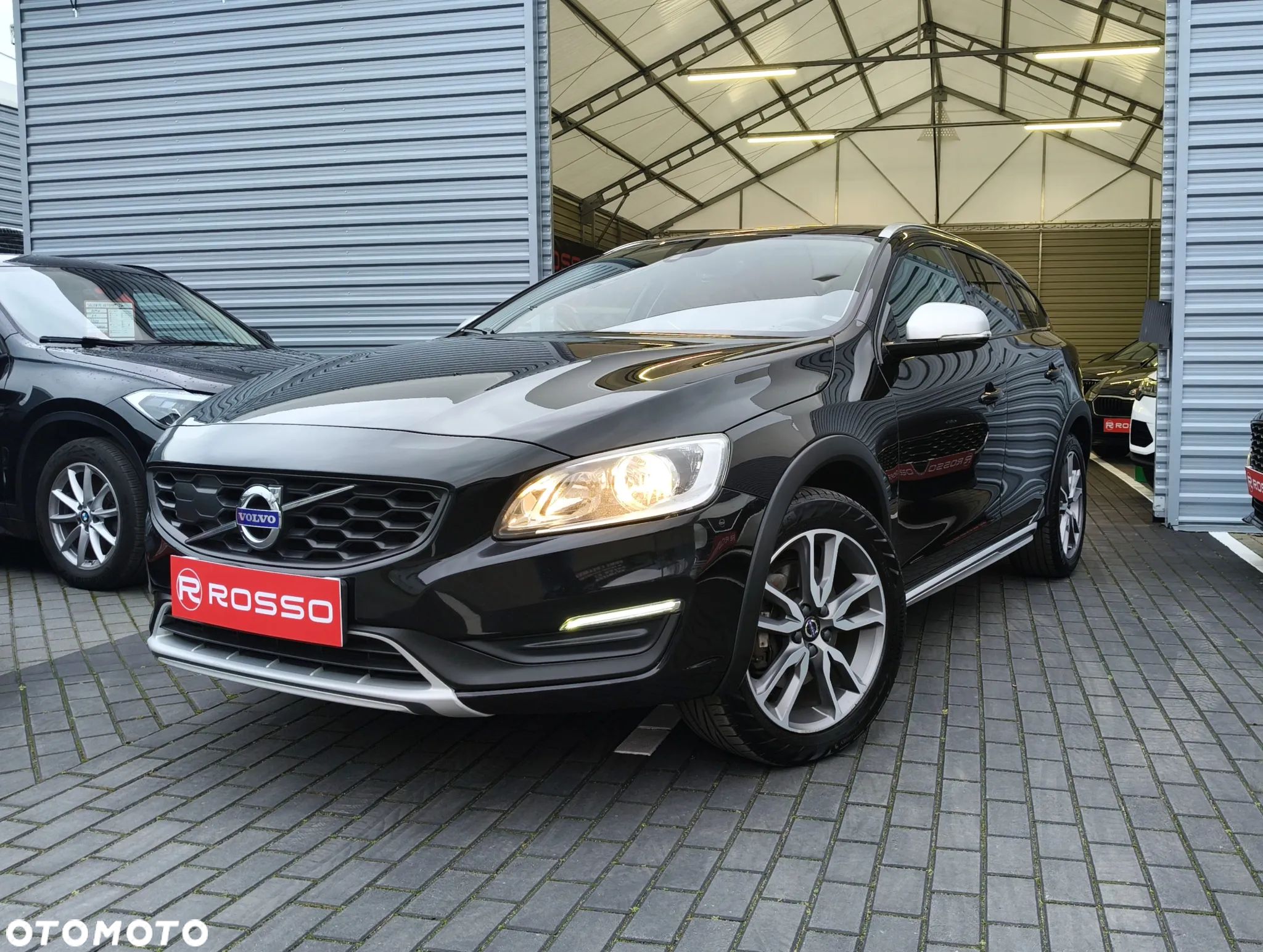 Volvo V60 Cross Country D3 Pro - 1