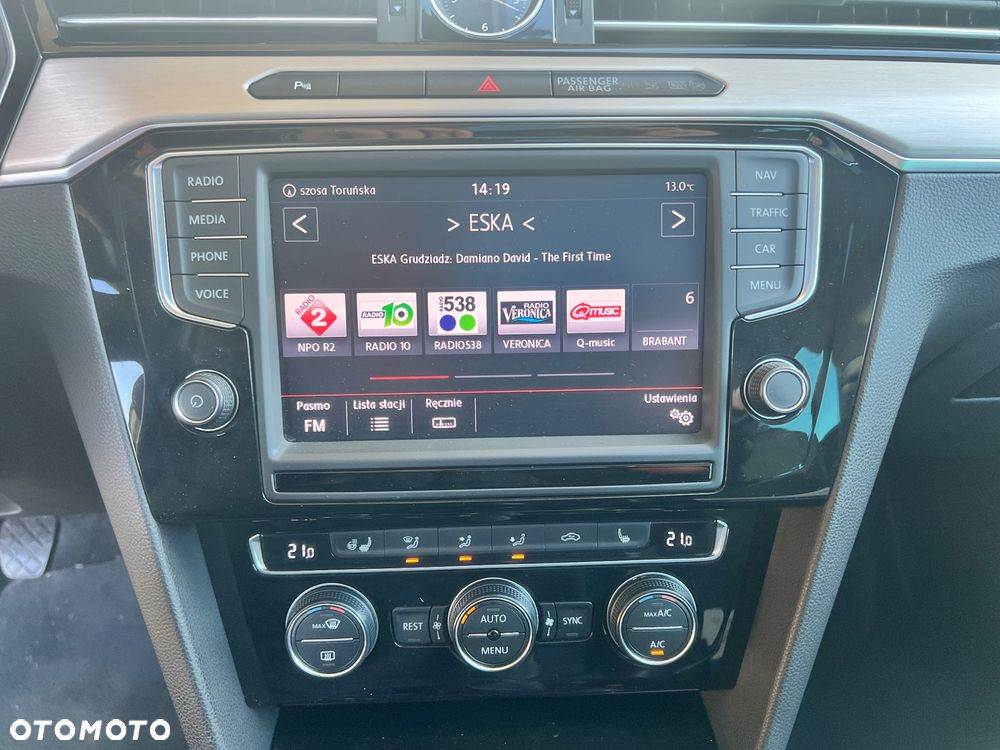 Volkswagen Passat 2.0 TDI (BlueMotion Technology) Highline - 29