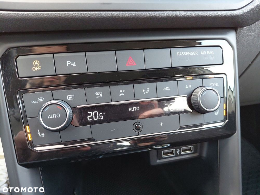 Volkswagen T-Cross - 23