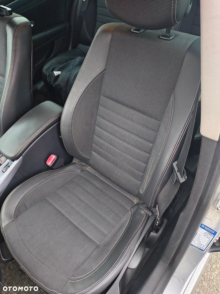 Renault Laguna 2.0 dCi FAP GT - 19