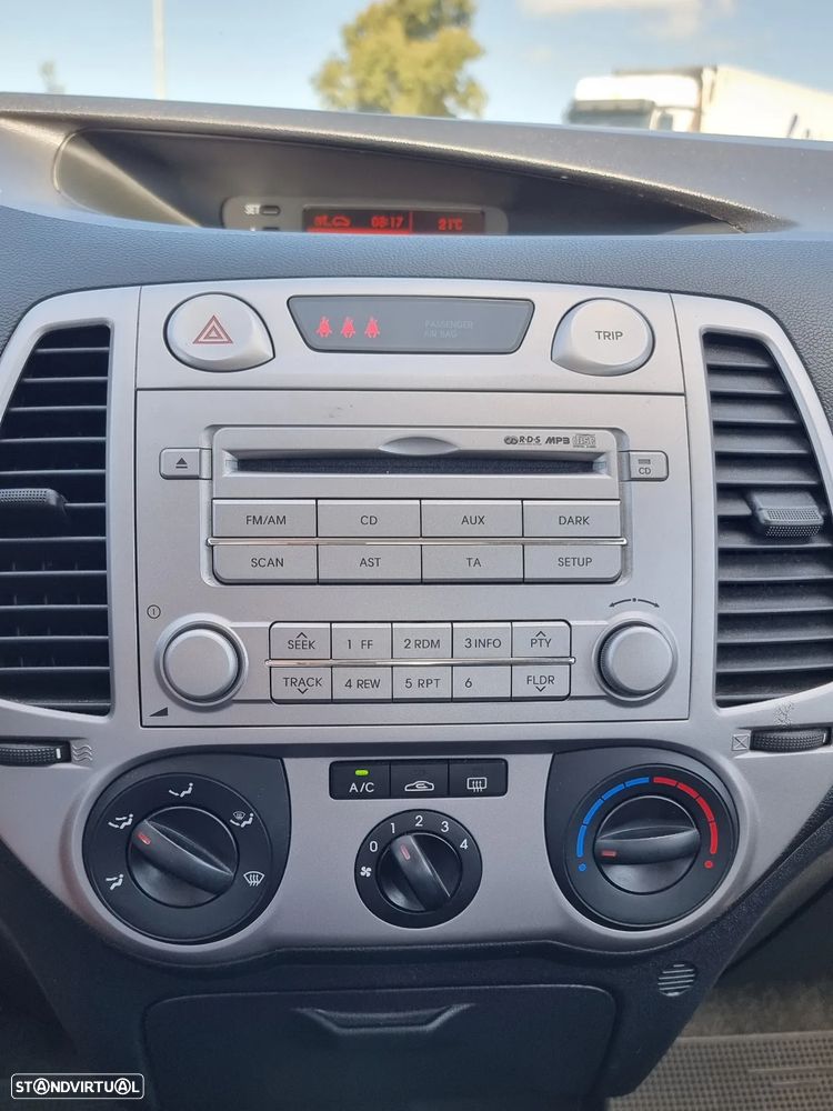 Hyundai i20 1.2 Comfort ESP - 14