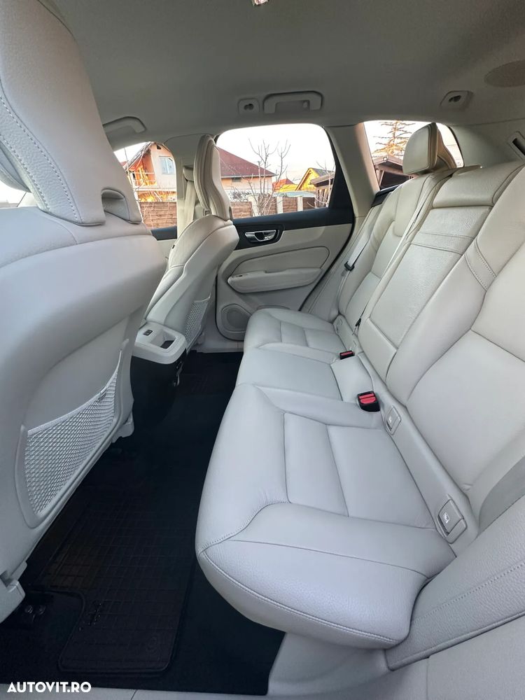 Volvo XC 60 D4 Geartronic Momentum Pro - 11