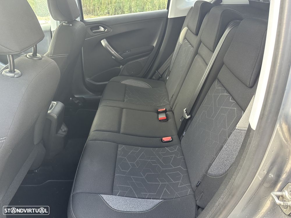 Peugeot 2008 1.2 PureTech Style - 8