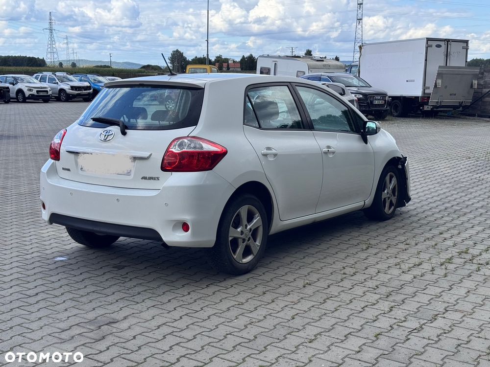 Toyota Auris 2.0 D-4D - 9