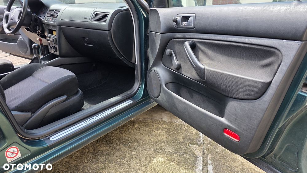 Volkswagen Golf 1.9 TDI Comfortline - 5