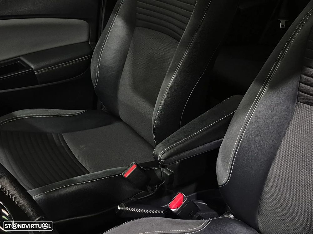 Toyota Yaris 1.5 HSD Comfort+P.Techno - 34