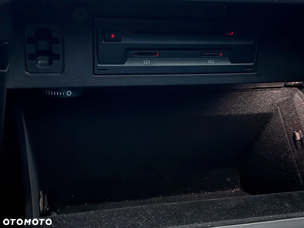 Volkswagen Passat Variant - 33