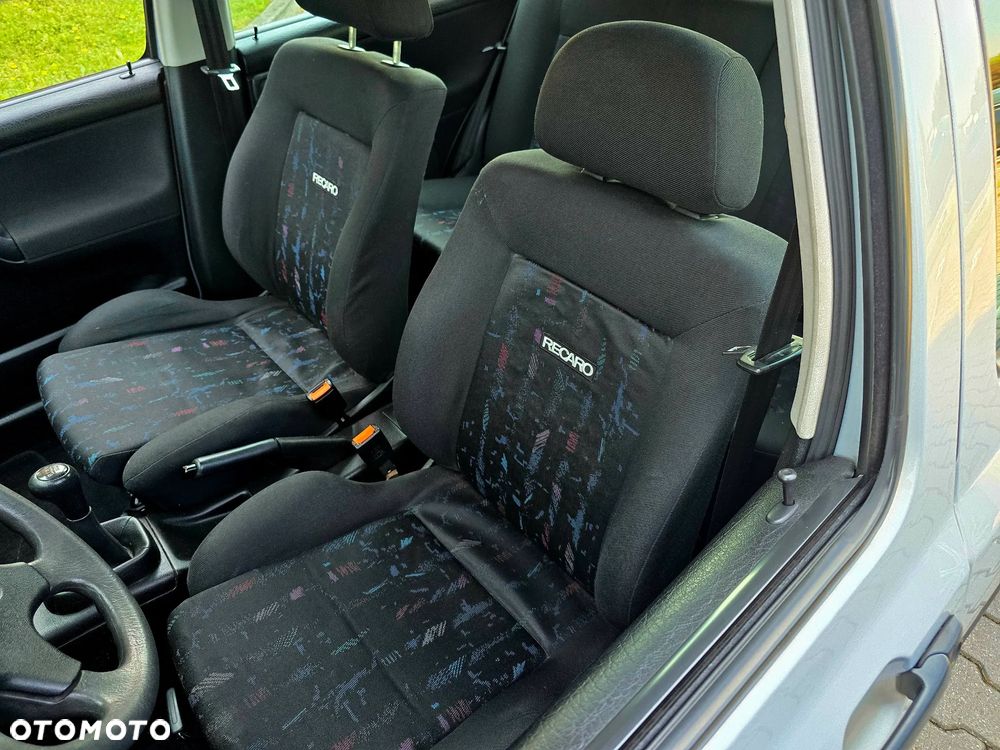 Volkswagen Golf - 14