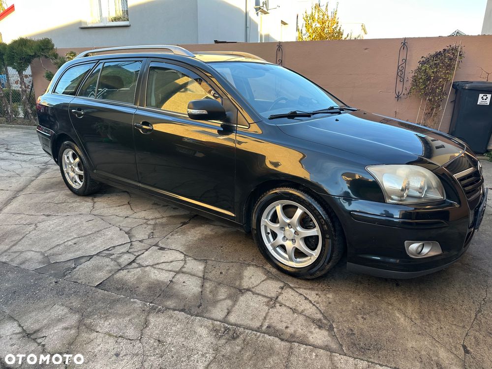 Toyota Avensis 2.0 VVT-i Combi Executive - 16
