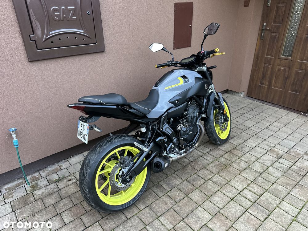 Yamaha MT - 28