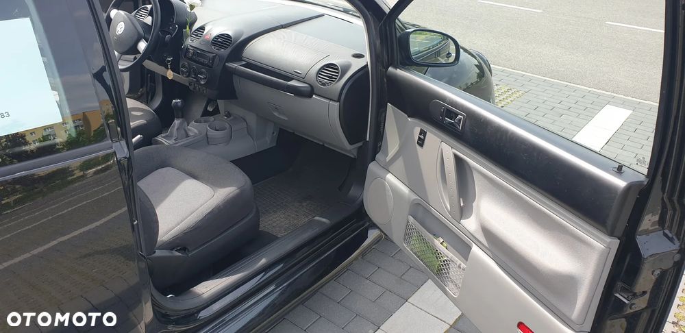 Volkswagen New Beetle - 15
