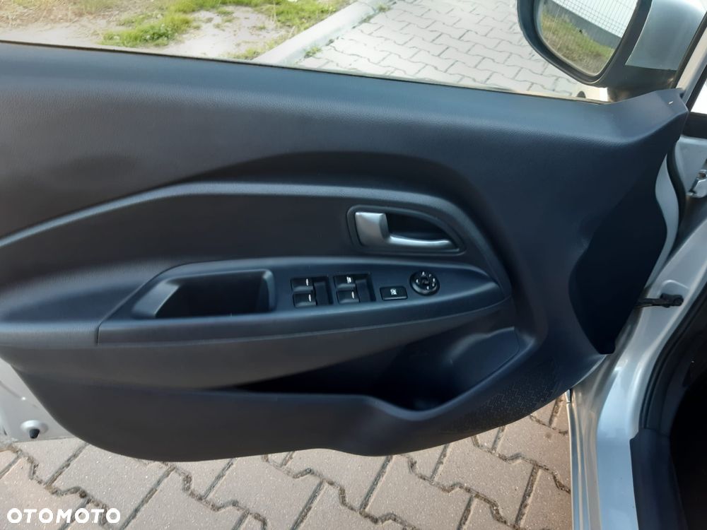 Kia Rio 1.1 CRDI Dream Team Edition - 20