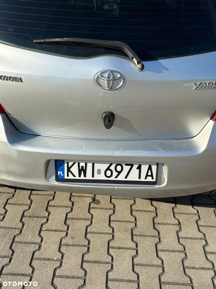 Toyota Yaris - 12