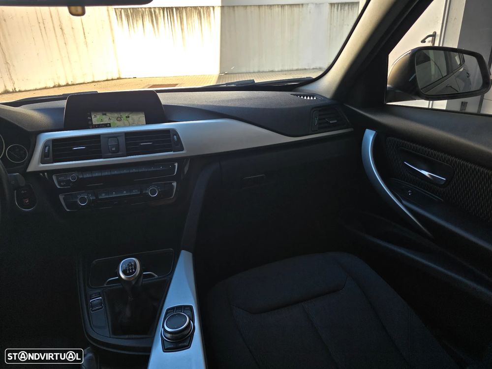 BMW 316 d Line Sport - 37
