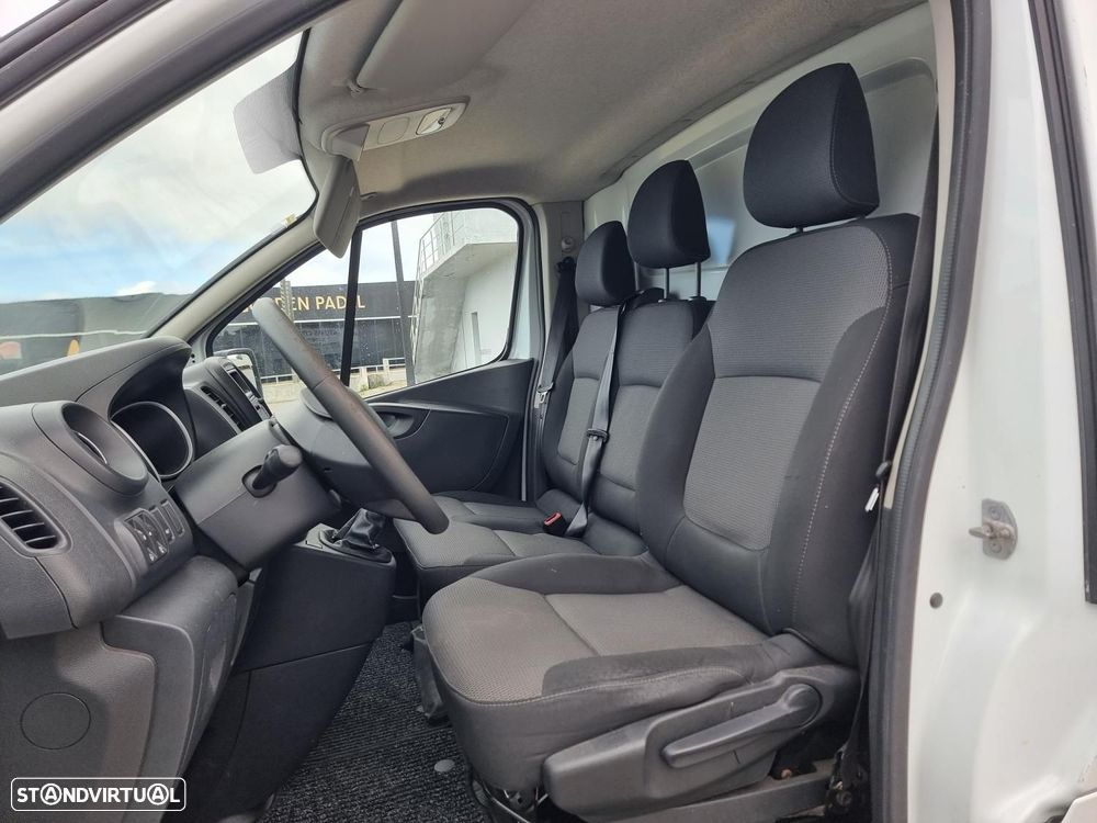 Renault Trafic 2.0 dCi L1H1 - IVA Dedutível - 11
