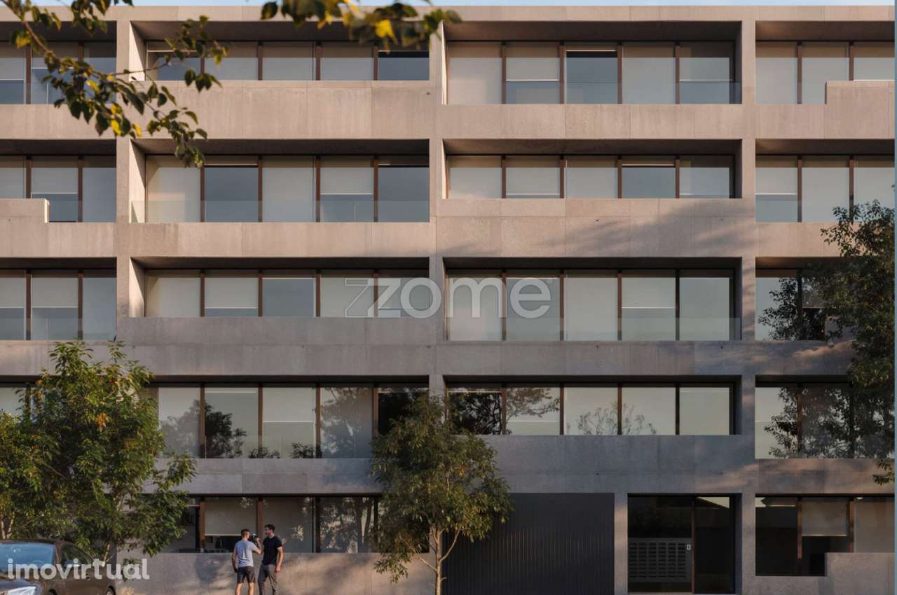 Apartamento T1 com varanda e garagem em Monte dos Burgos - Grande imagem: 2/15