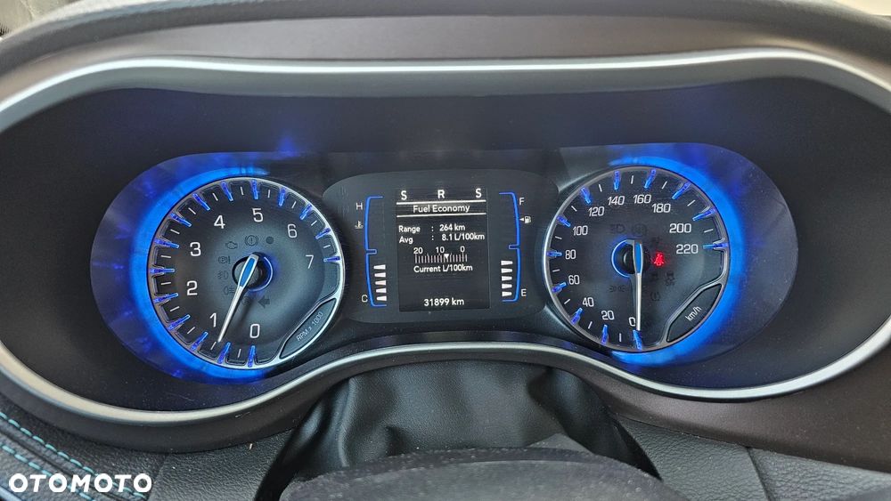 Chrysler Pacifica - 38