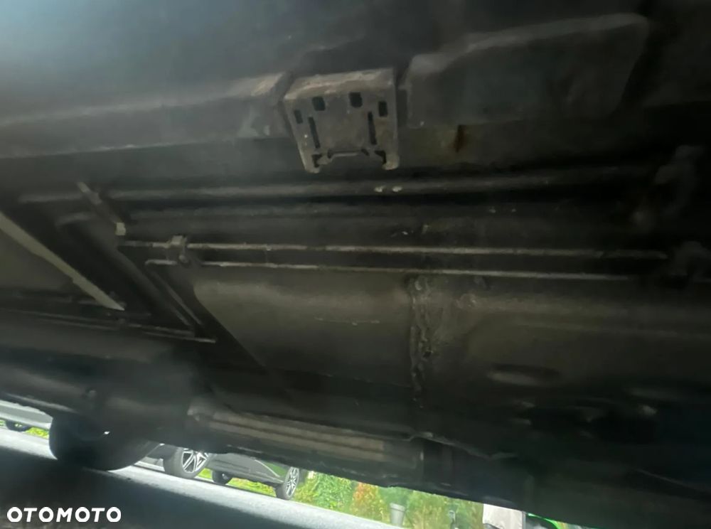 BMW Seria 7 740i V8 - 28