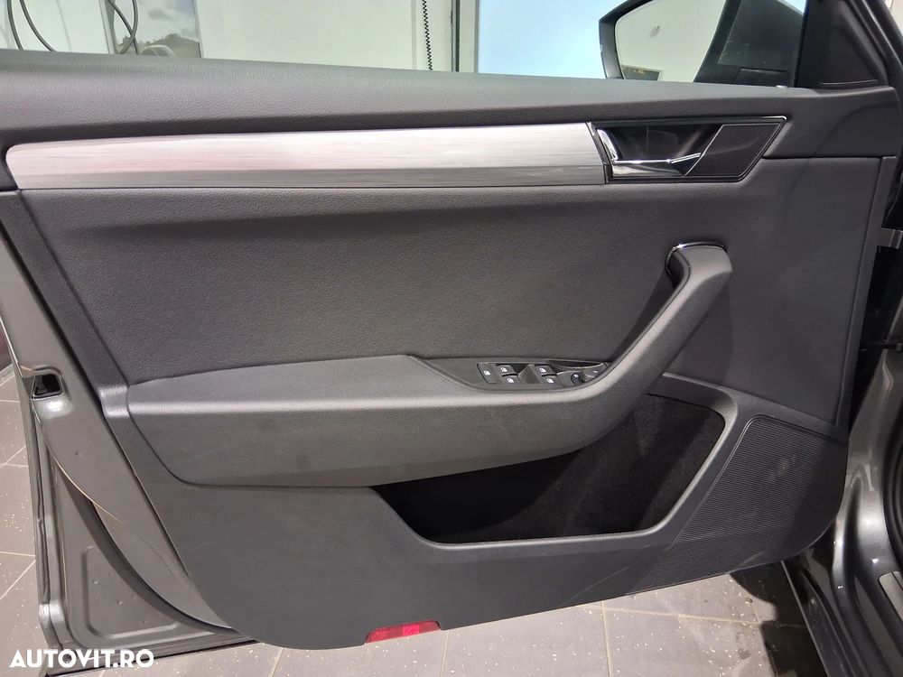 Skoda Superb 2.0 TDI DSG Ambition - 12