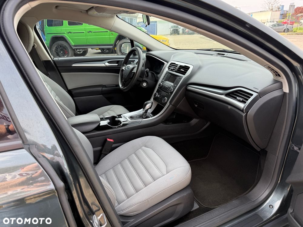 Ford Fusion - 16