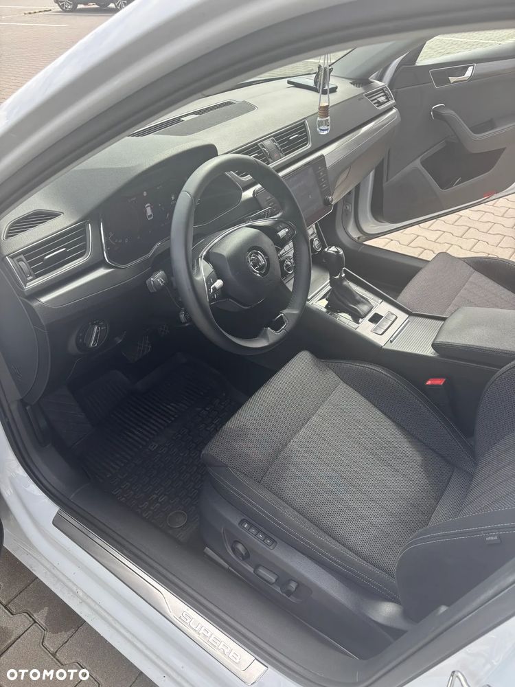 Skoda Superb 2.0 TDI SCR Style DSG - 10