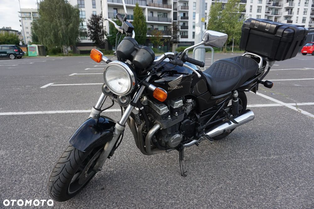 Honda CB - 1