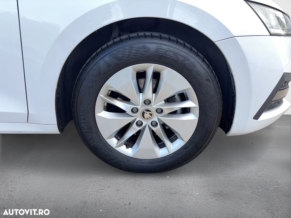Skoda Octavia 2.0 TDI DSG Ambition - 9