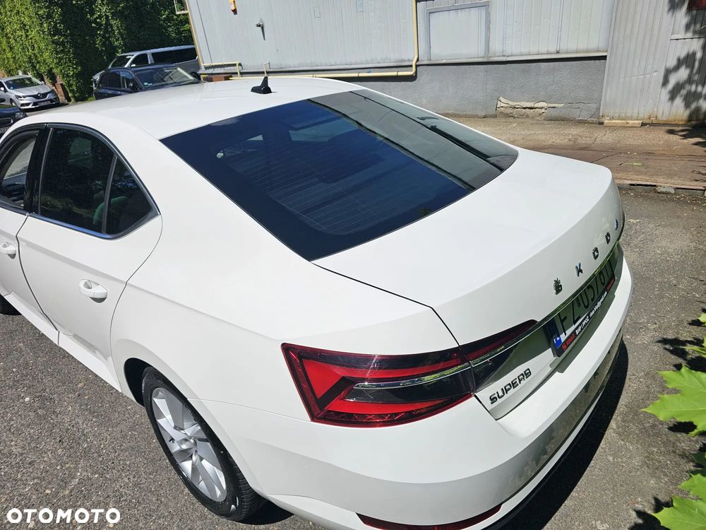 Skoda Superb 2.0 TDI SCR Style DSG - 2