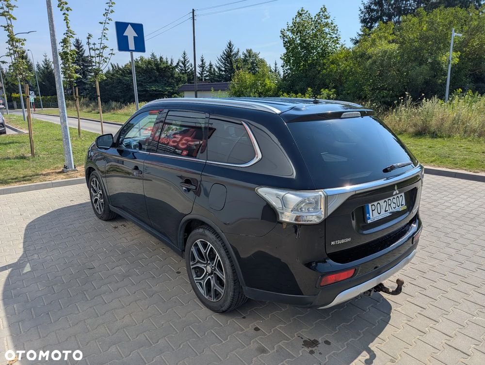 Mitsubishi Outlander 2.2 DID Instyle Navi 4WD - 3