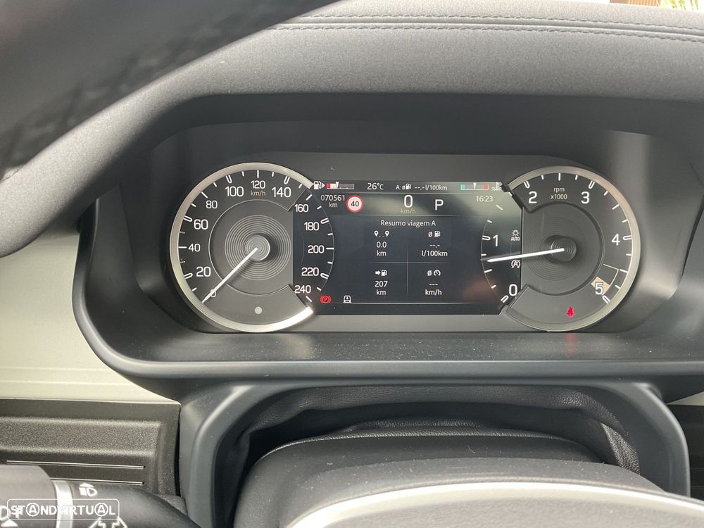 Land Rover Defender 3.0 D250 110 AWD X-Dynamic SE - 37