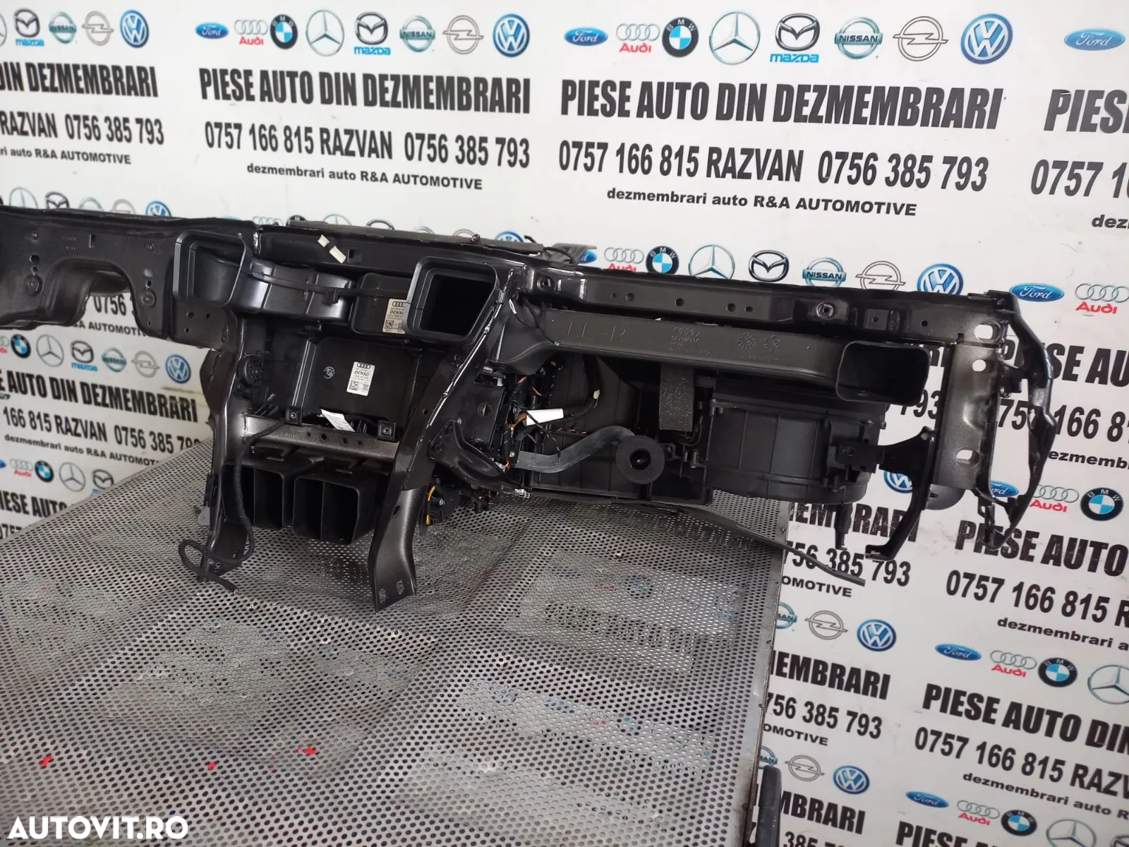 Carcasa Aeroterma Tulumba Traversa Armatura Bord Audi A8 4H D4 An 2010-2011-2012-2013-2014-2015-201 - 7