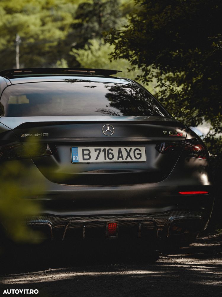 Mercedes-Benz E - 11