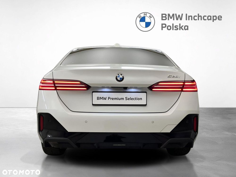 BMW Seria 5 520i mHEV M Sport - 4