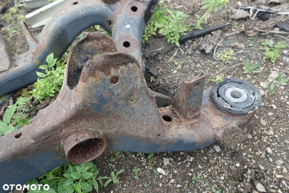 BELKA TYLNA KOŁYSKA WÓZEK SANKI AUDI A4 B6 B7 QUATTRO - 5