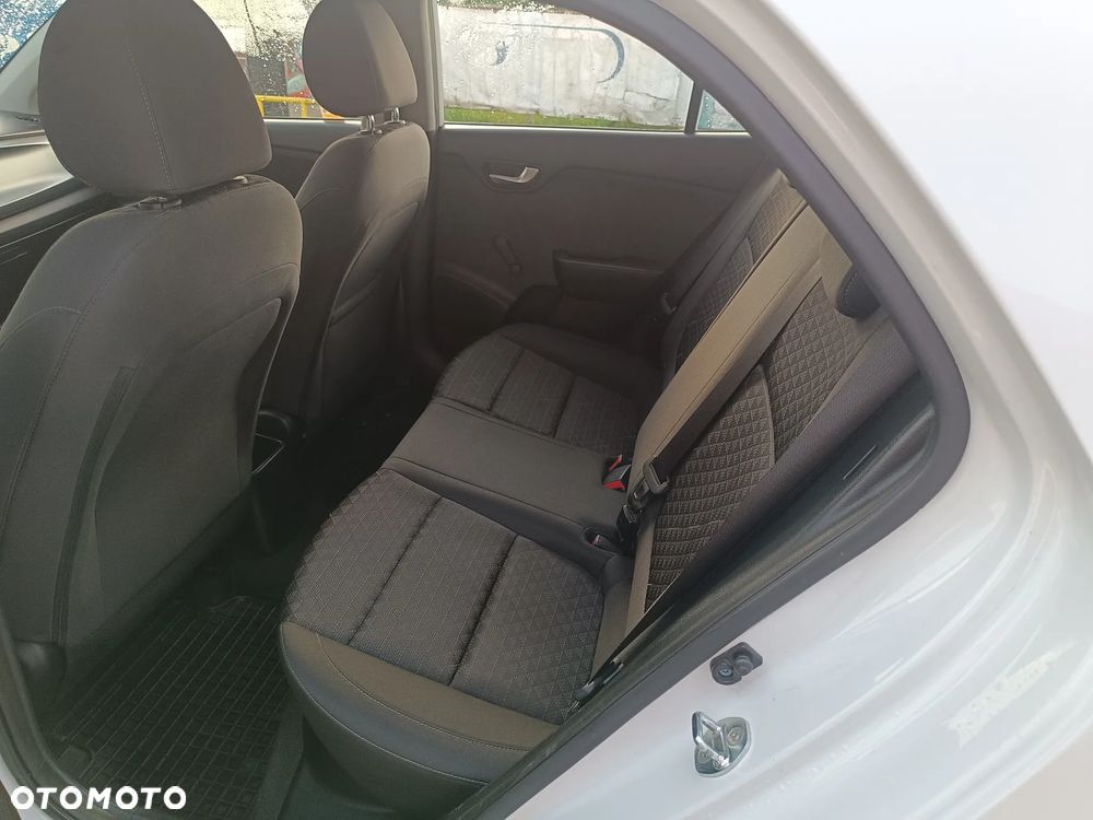 Kia Rio 1.2 M - 32