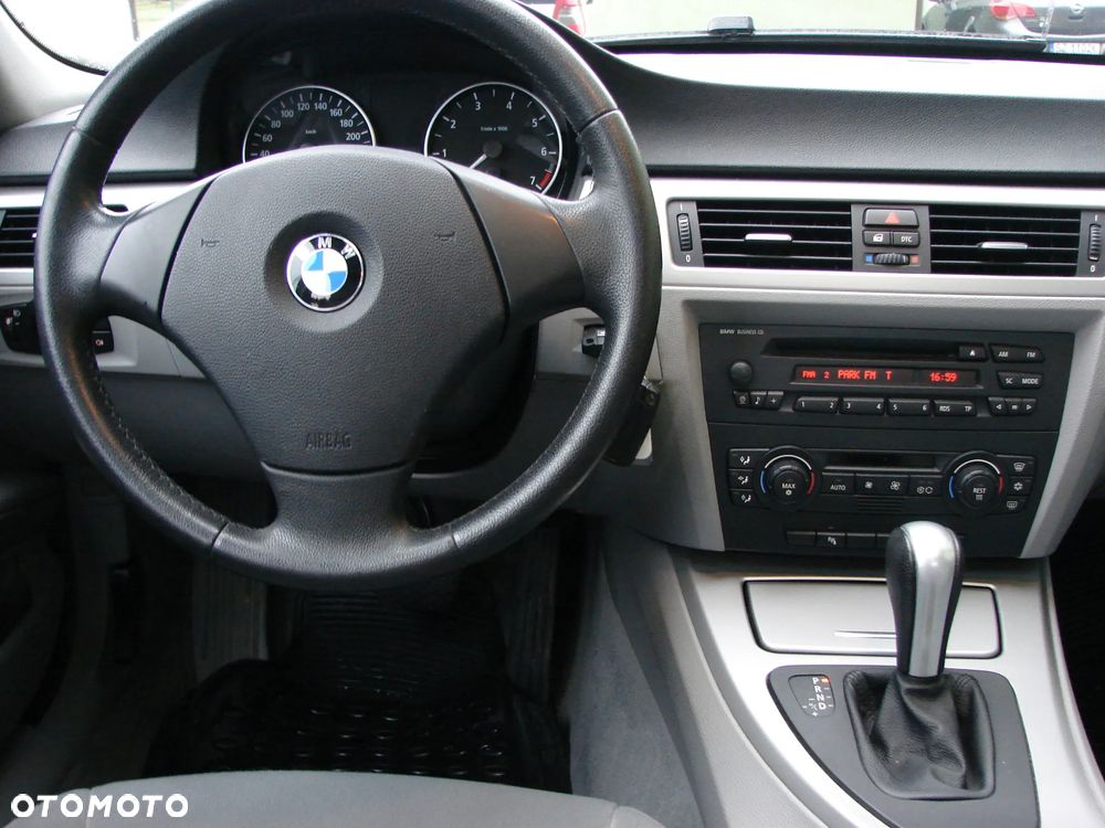 BMW Seria 3 - 12