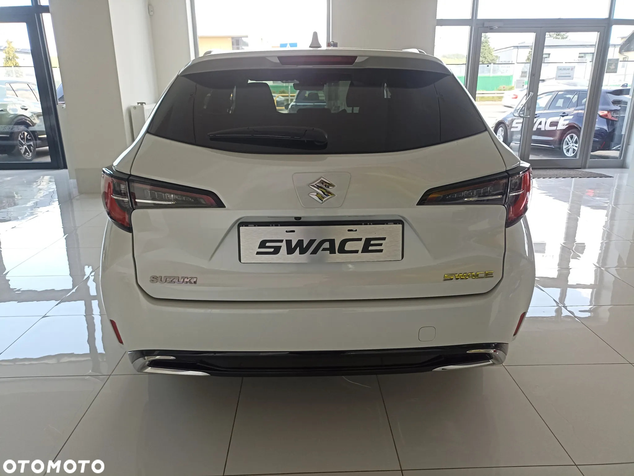 Suzuki Swace 1.8 Hybrid Premium Plus CVT - 5