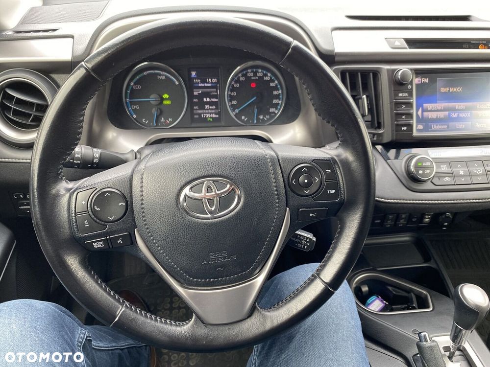 Toyota RAV4 Hybrid Premium 4x2 - 10