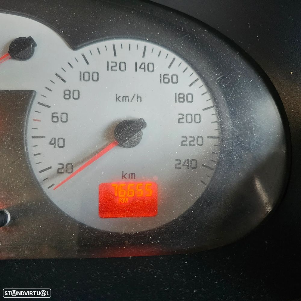 Renault Mégane Cabrio ver-1-4-16v-privil-ge - 23