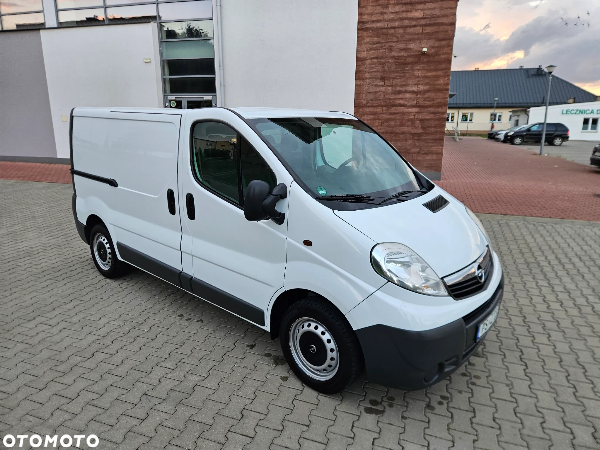 Opel VIVARO - 8