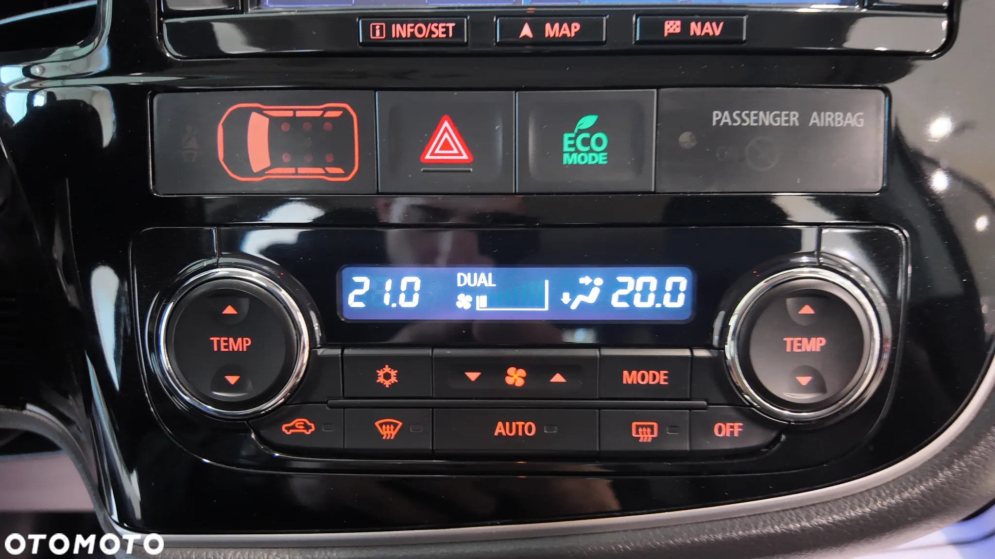 Mitsubishi Outlander 2.0 4WD Plug-In Hybrid - 27