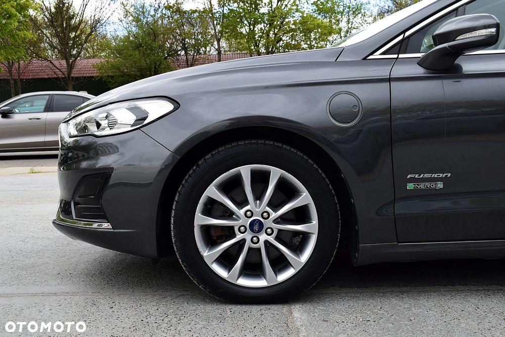 Ford Fusion 2.0 EcoBoost Titanium - 23